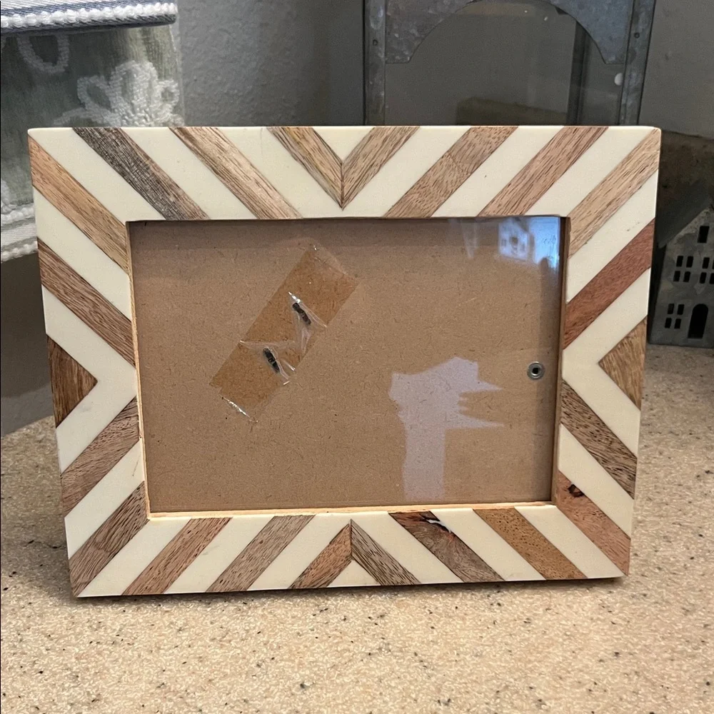 Threshold Chevron Wood and Cream Frame